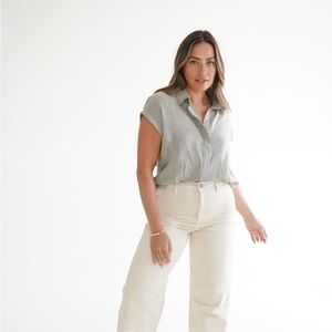 Carly Jean Los Angeles Short Sleeve Linen Blend Button Down Shirt Gray Size Med